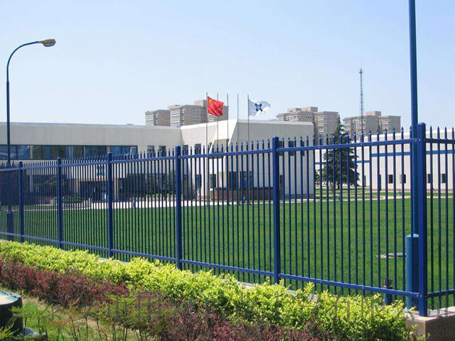 不銹鋼院墻帶箭頭護欄尺寸
