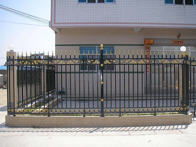 防腐木柵欄護欄價(jià)格報價(jià)行情
