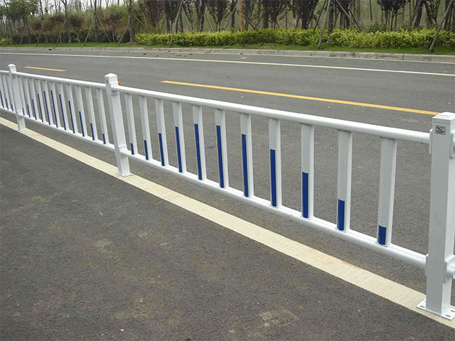 巴中道路隔離護欄
