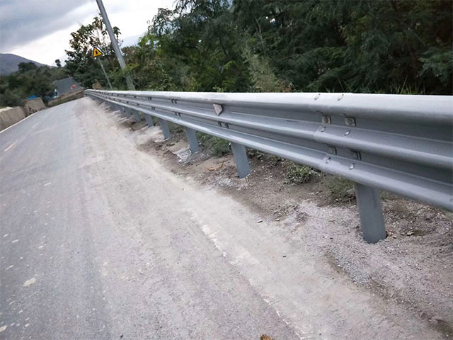 重慶武隆縣定制道路護欄