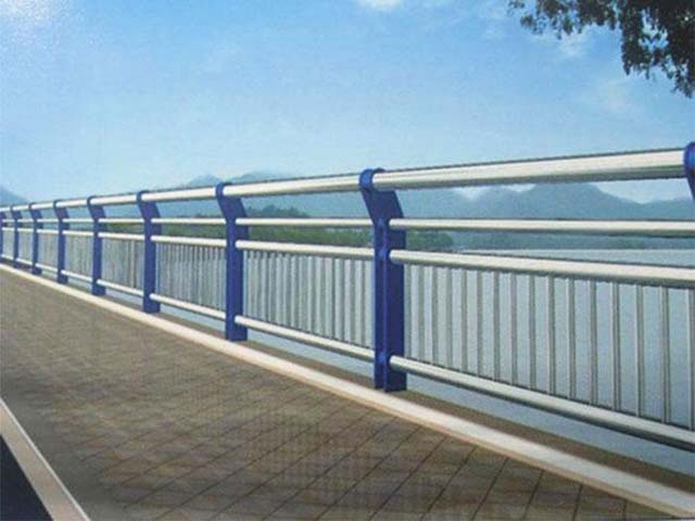 鐵力橋梁河道護欄外形美觀(guān)