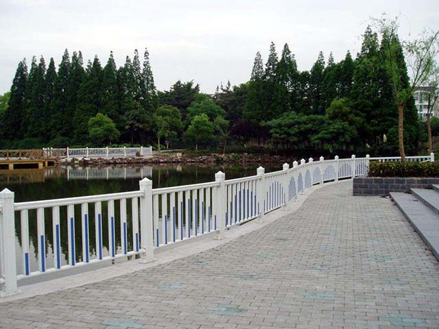 棲霞河道橋梁護欄安裝簡(jiǎn)便