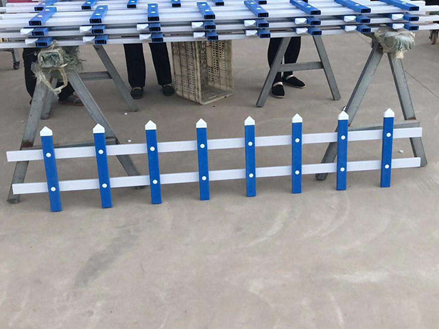 警用活動(dòng)護欄噴漆模具