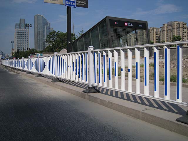 吉林金屬陽(yáng)臺護欄