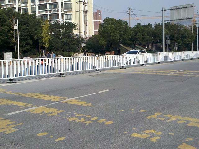 甘肅馬路護欄