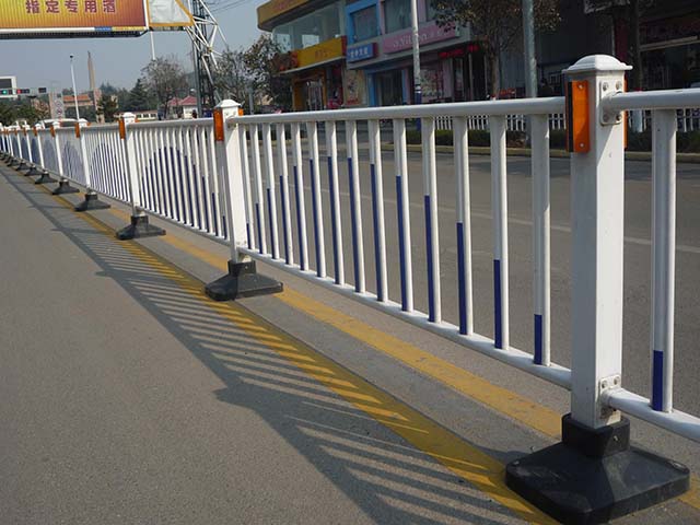 陜西知名市政護欄加工