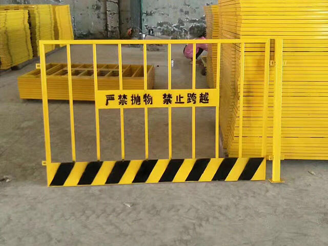 什么規范要求塔吊設防護欄