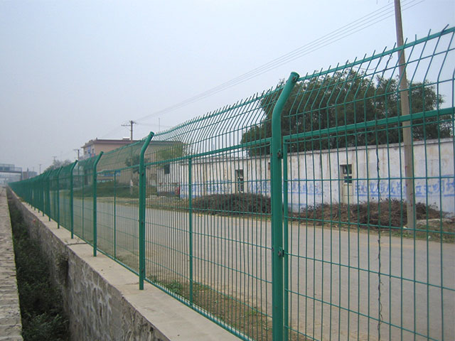 青海專(zhuān)業(yè)高速公路護欄報價(jià)