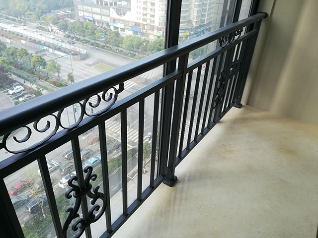 陽(yáng)臺護欄水泥藝術(shù)護欄